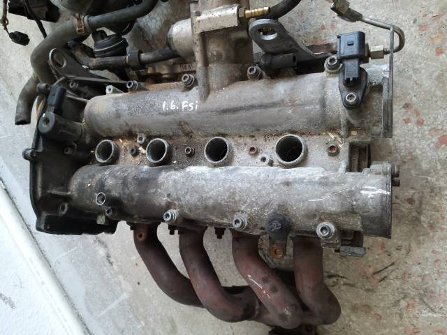 A4 çıkma yedek parça A4 1.6 FSİ Silindir Kapağı 2006-2009